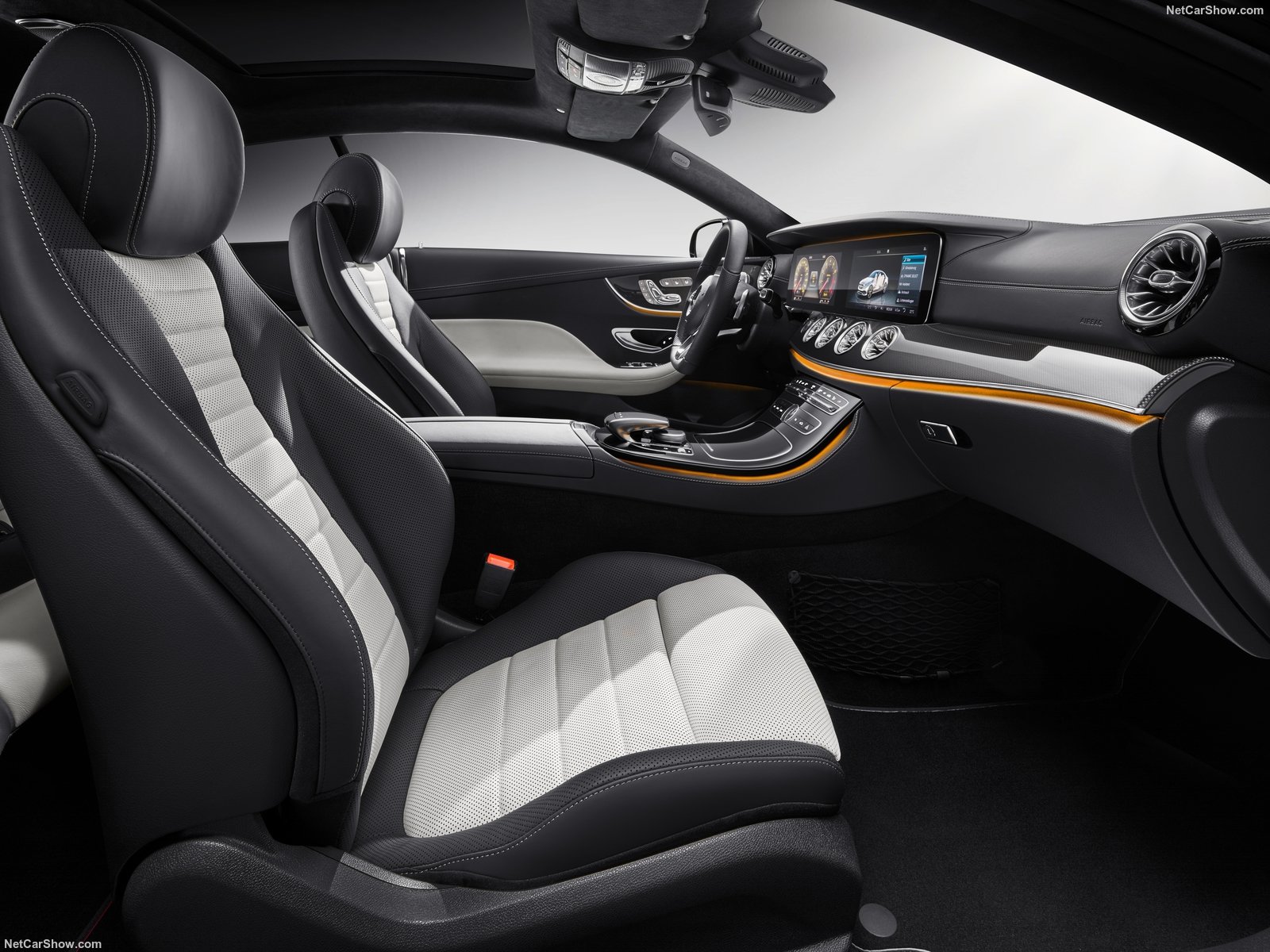 Mercedes-Benz-E-Class_Coupe-2017-1600-3e.jpg