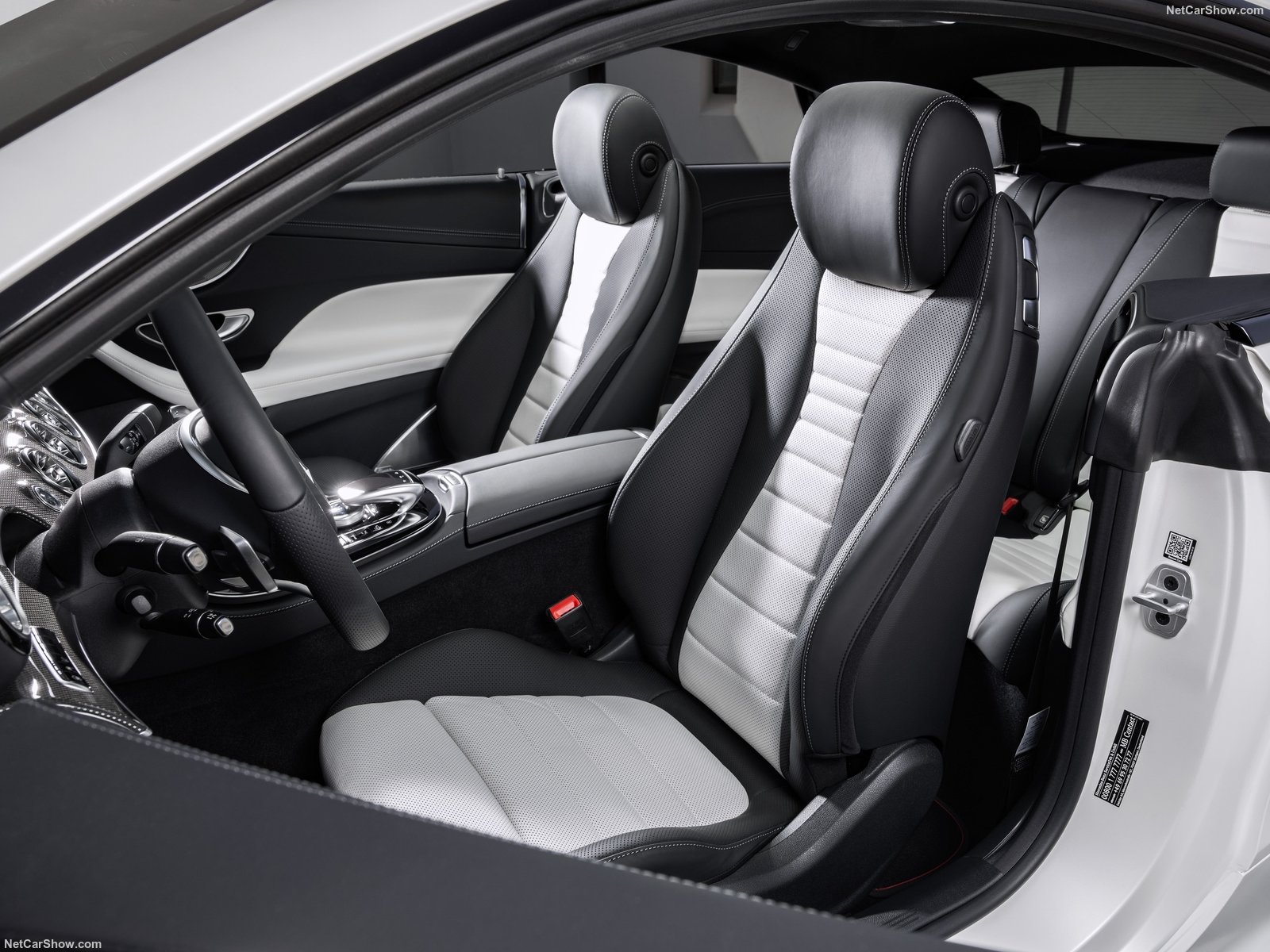 Mercedes-Benz-E-Class_Coupe-2017-1600-3f.jpg