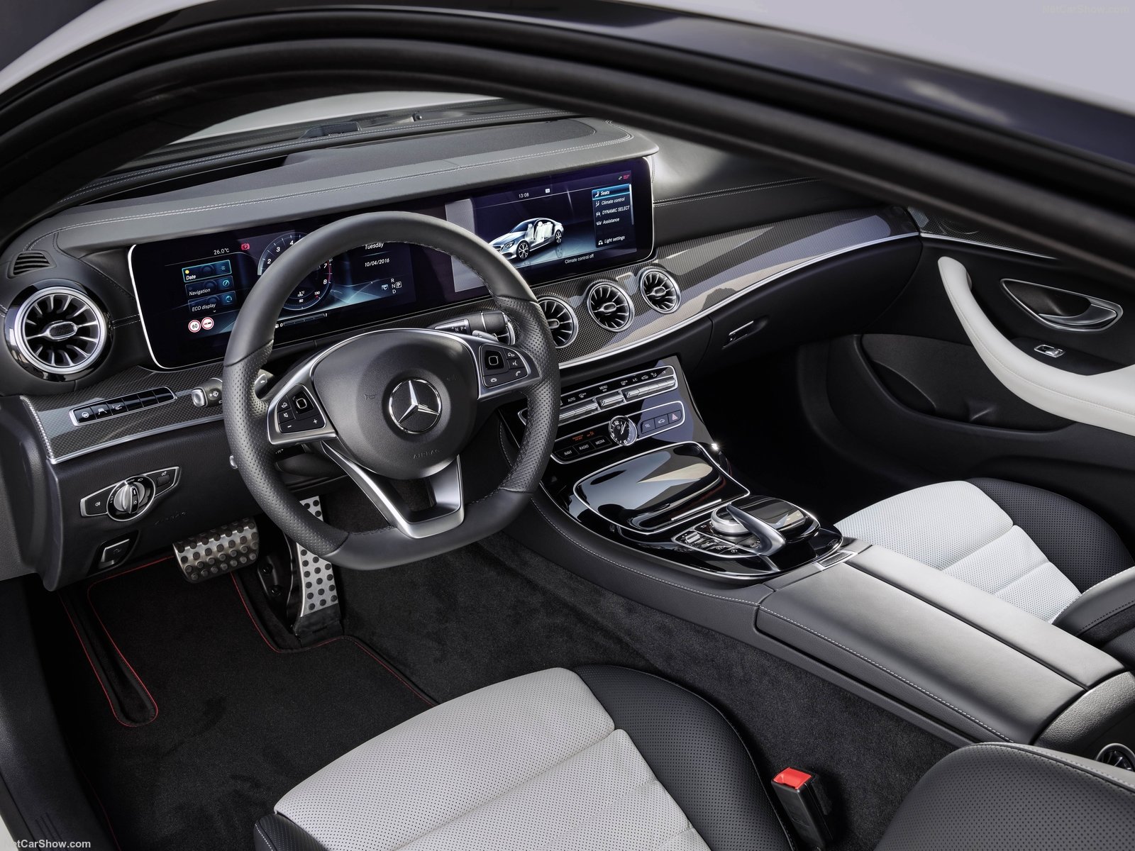 Mercedes-Benz-E-Class_Coupe-2017-1600-36.jpg