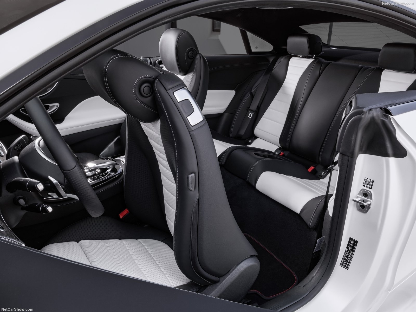 Mercedes-Benz-E-Class_Coupe-2017-1600-40.jpg