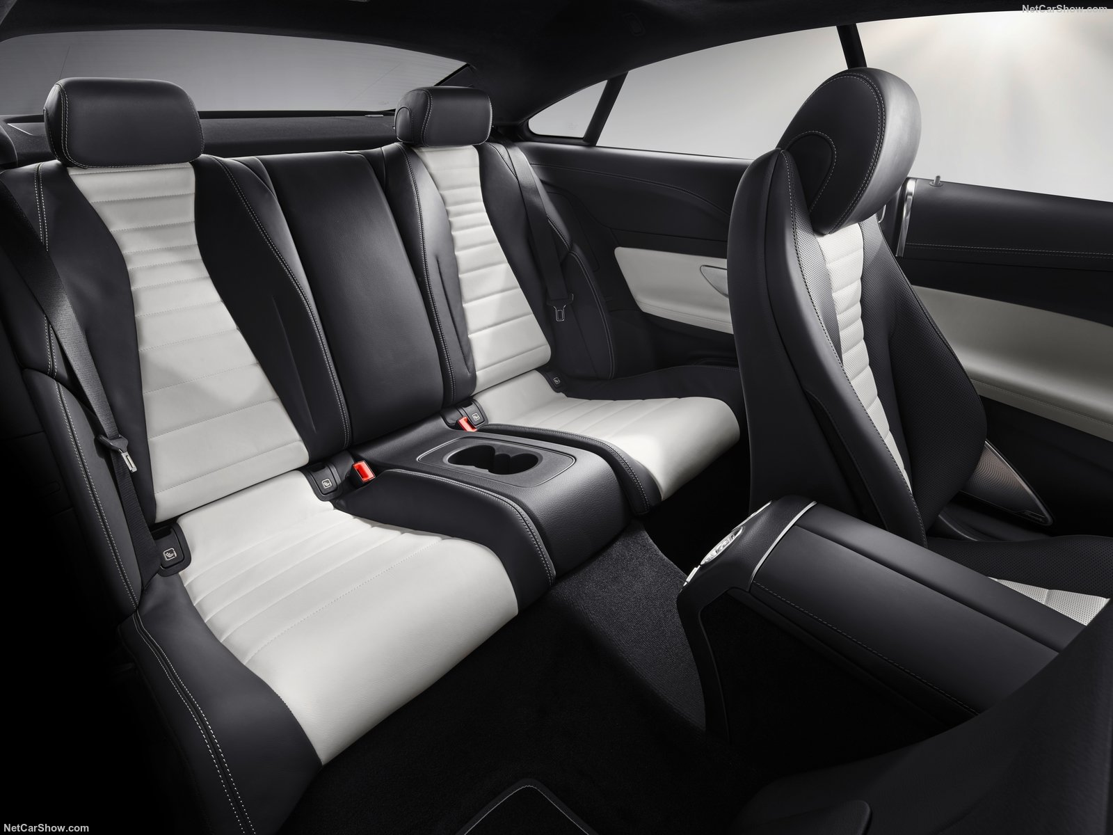 Mercedes-Benz-E-Class_Coupe-2017-1600-41.jpg