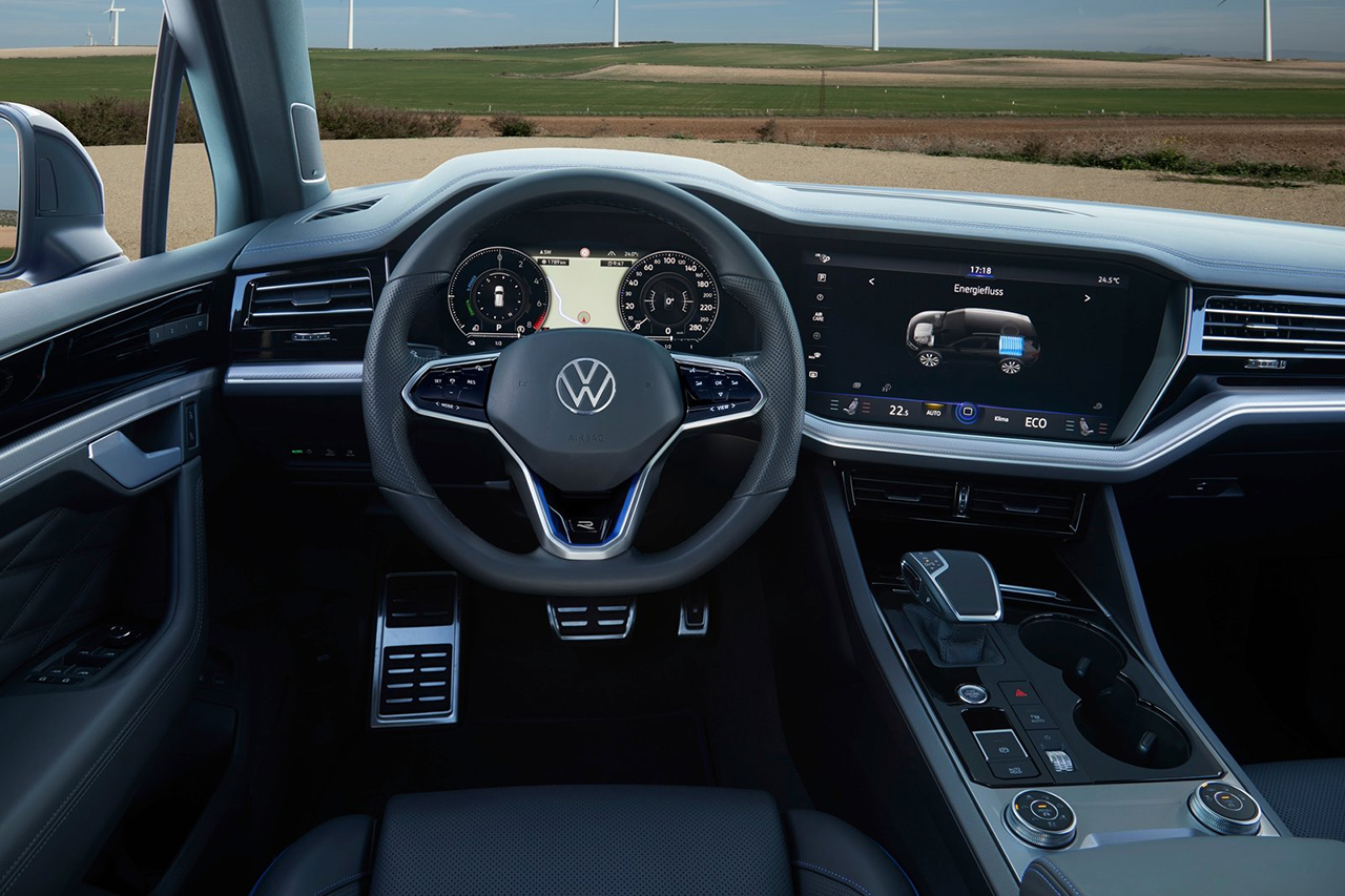 Volkswagen-Touareg_R-2021-1600-42.jpg