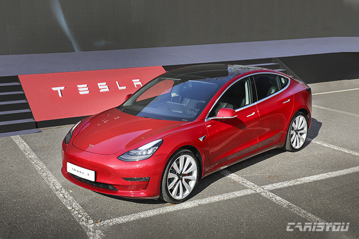 Tesla _Model 3_Image 01.jpg