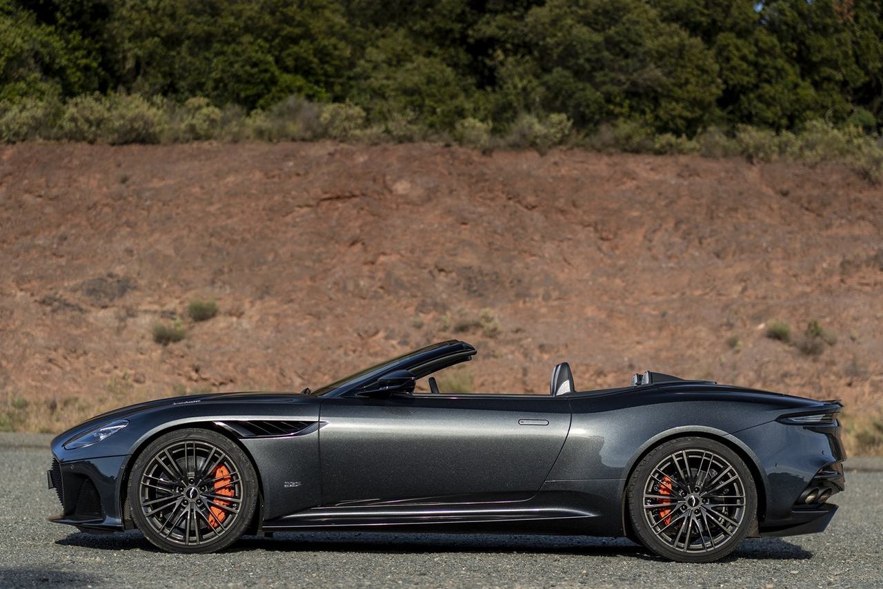 Aston_Martin-DBS_Superleggera_Volante-2020-1600-58.jpg