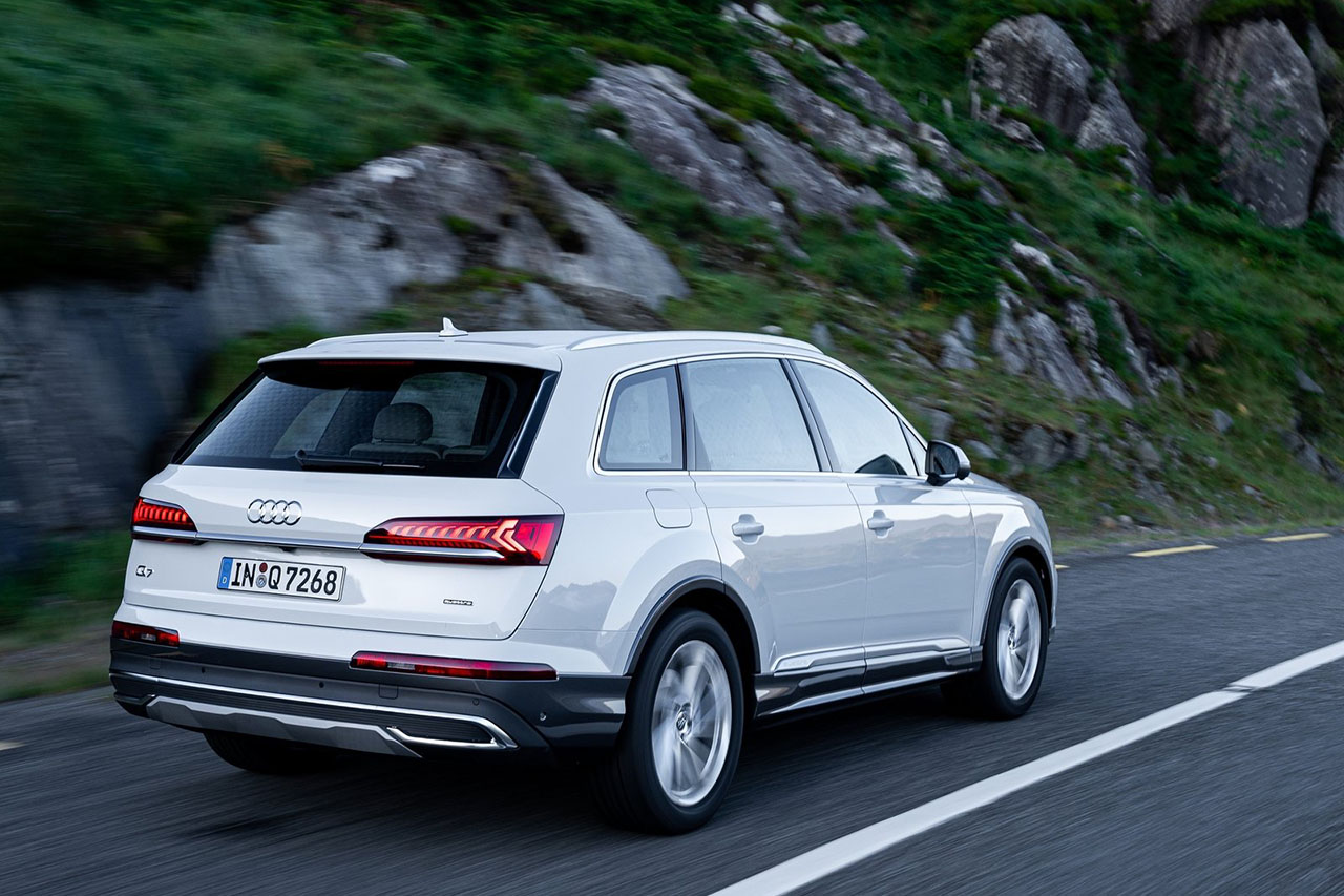 Audi-Q7-2020-1600-4d.jpg