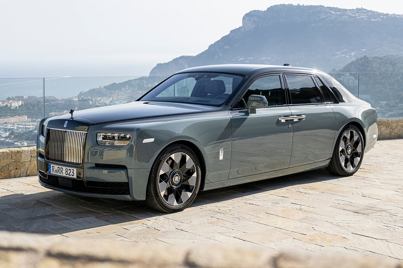 Rolls-Royce-Phantom_Series_II-2023-1600-0e.jpg