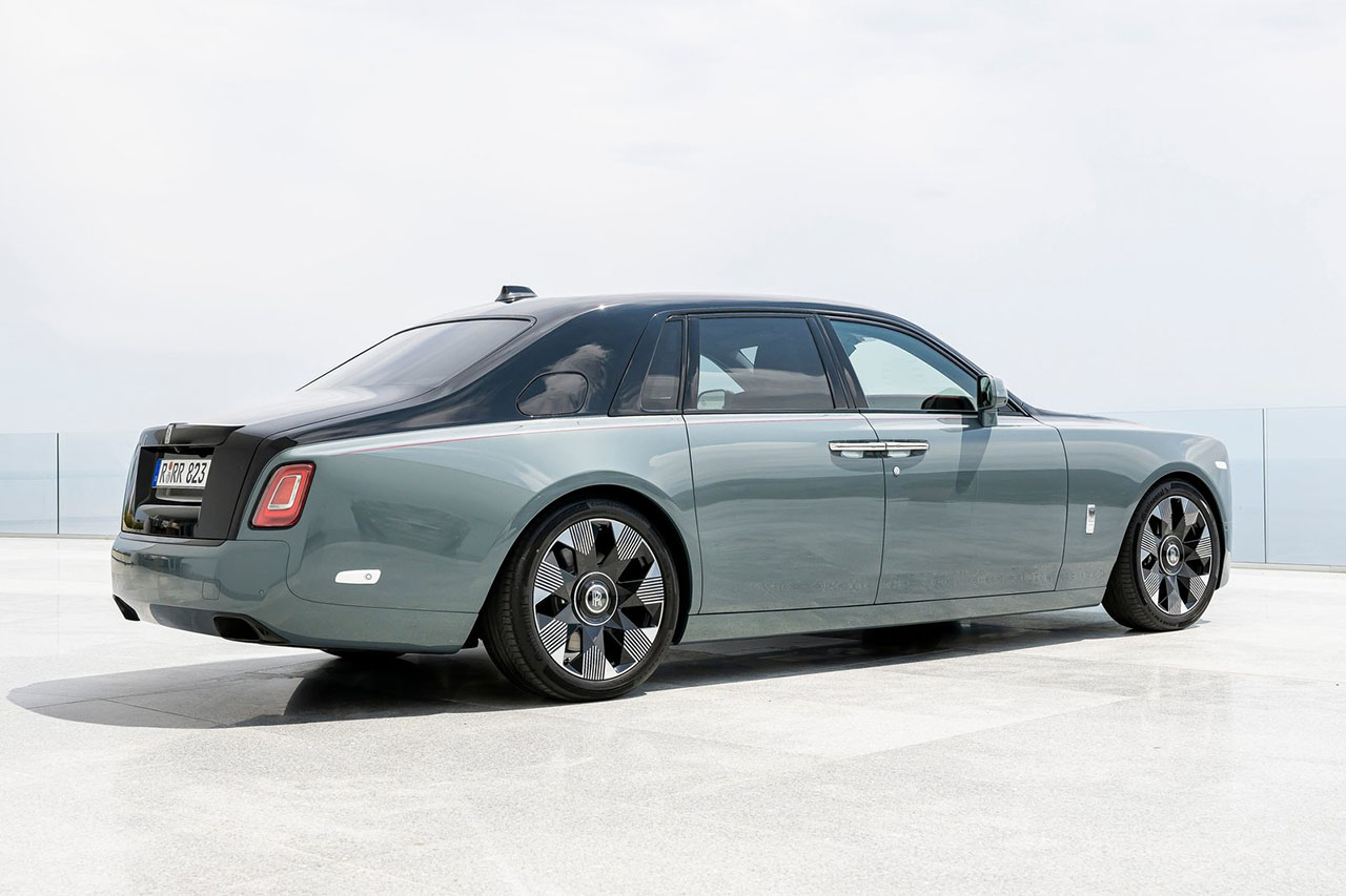 Rolls-Royce-Phantom_Series_II-2023-1600-2b.jpg