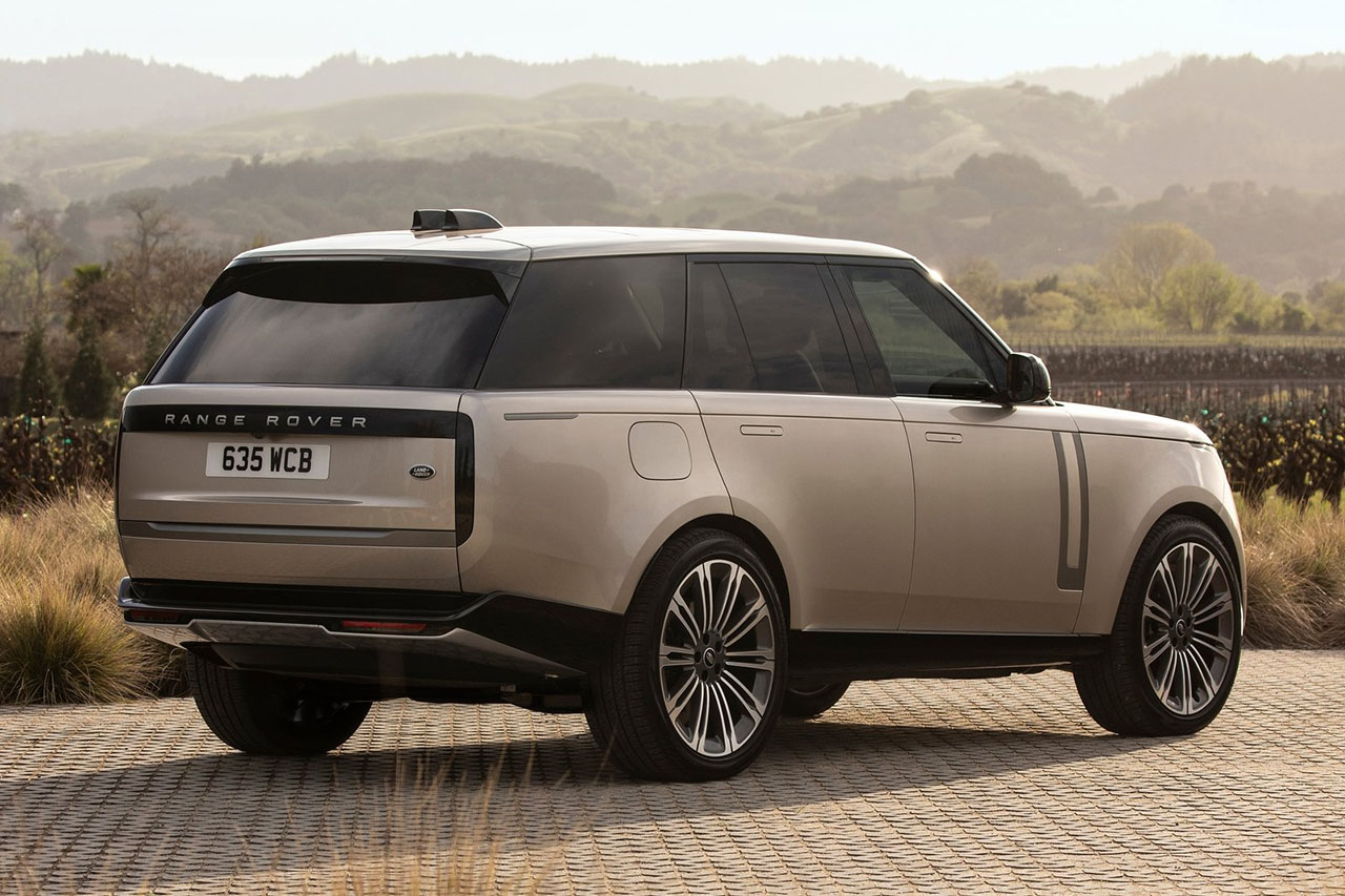 Land_Rover-Range_Rover-2022-1600-4f.jpg