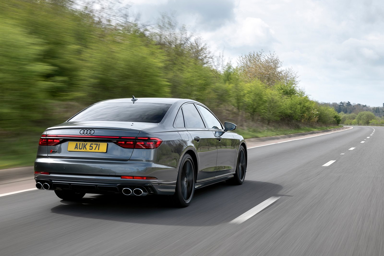 Audi-S8_UK-Version-2022-1600-0e.jpg