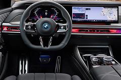 BMW-i7_M70_xDrive-2024-1600-b5.jpg