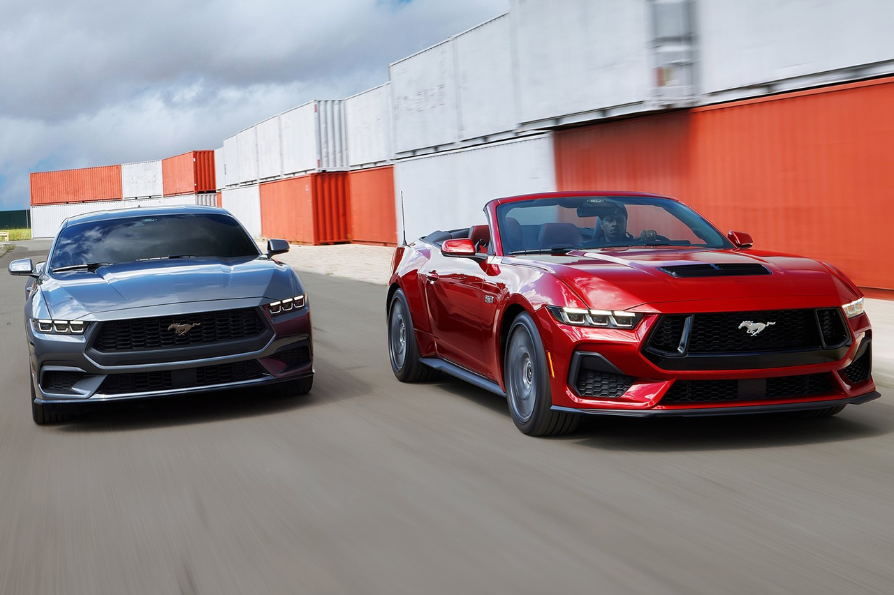 Ford-Mustang_GT_Convertible-2024-1600-04.jpg