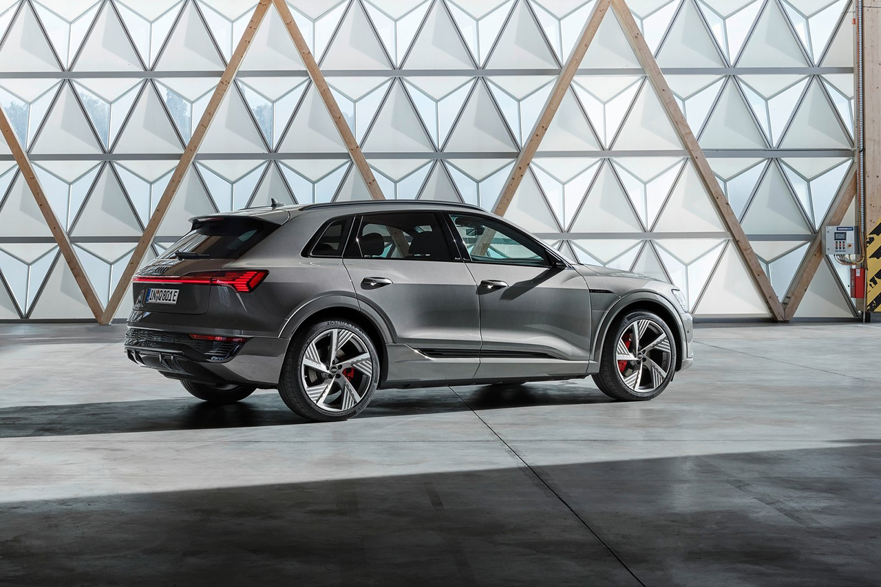 Audi-Q8_e-tron_quattro-2024-1600-17.jpg
