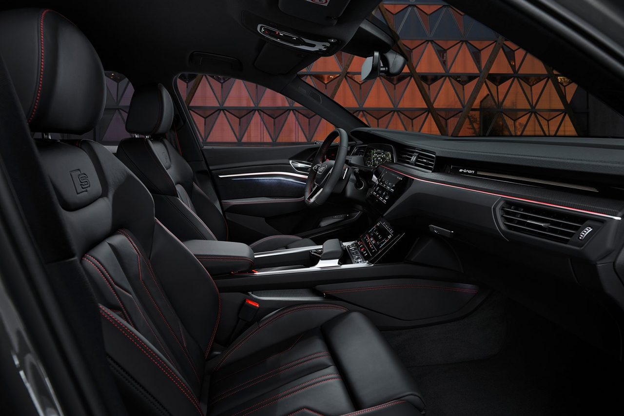 Audi-Q8_e-tron_quattro-2024-1600-27.jpg