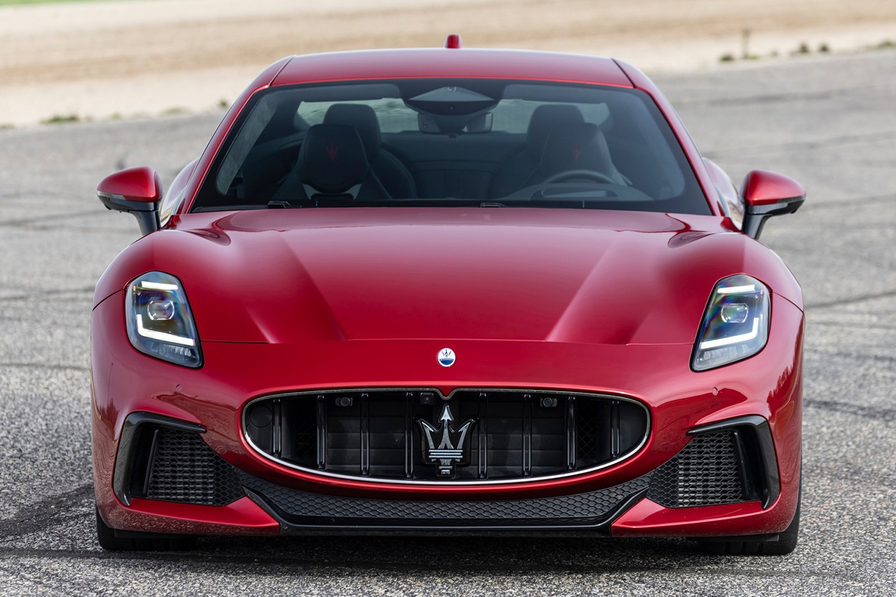 Maserati-GranTurismo-2023-1600-5c.jpg