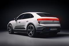 Porsche-Macan_Turbo-2025-1600-3f.jpg