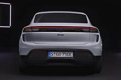 Porsche-Macan_Turbo-2025-1600-41.jpg