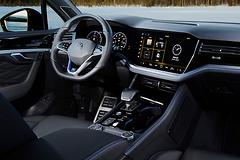 Volkswagen-Touareg-2024-1600-50.jpg