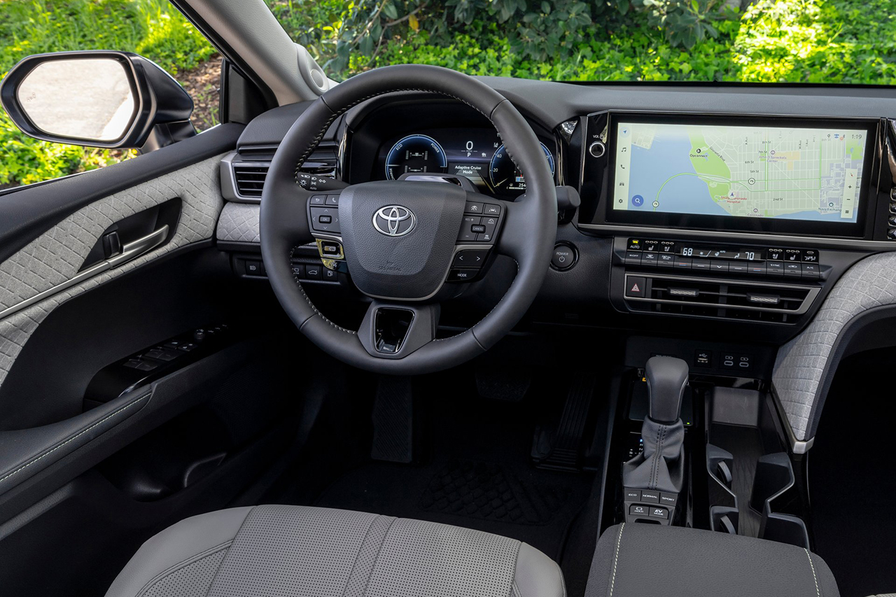 Toyota-Camry_Hybrid-2025-HD-622d27ca1b8458a710f87a1f24607a8aff579aa50.jpg