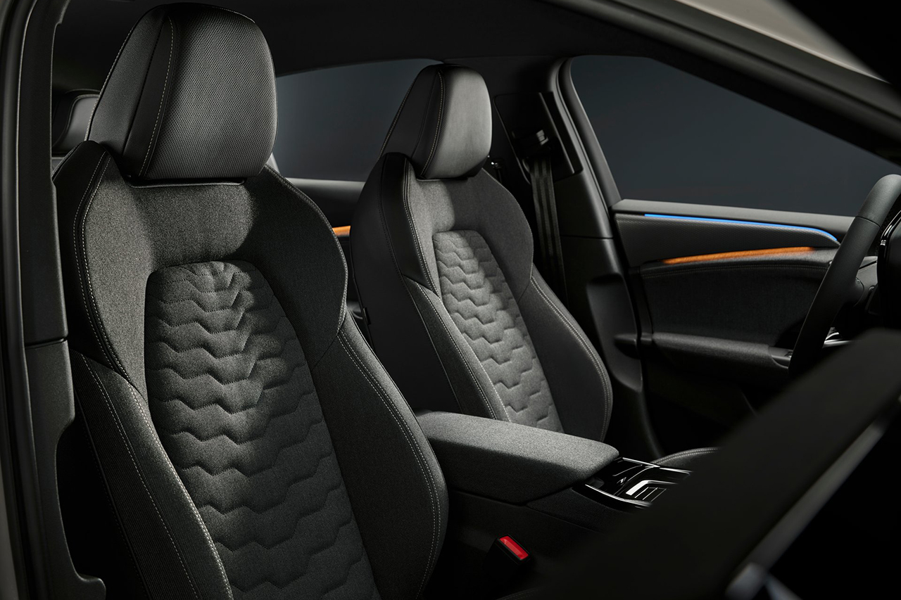 Audi-A6_Sportback_e-tron-2025-HD-090e9f0b1b9e118040801c77829cd3c93edefc5a8.jpg
