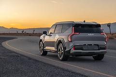 Kia-EV9_GT-2026-Rear_Three-Quarter.dd502560.jpg