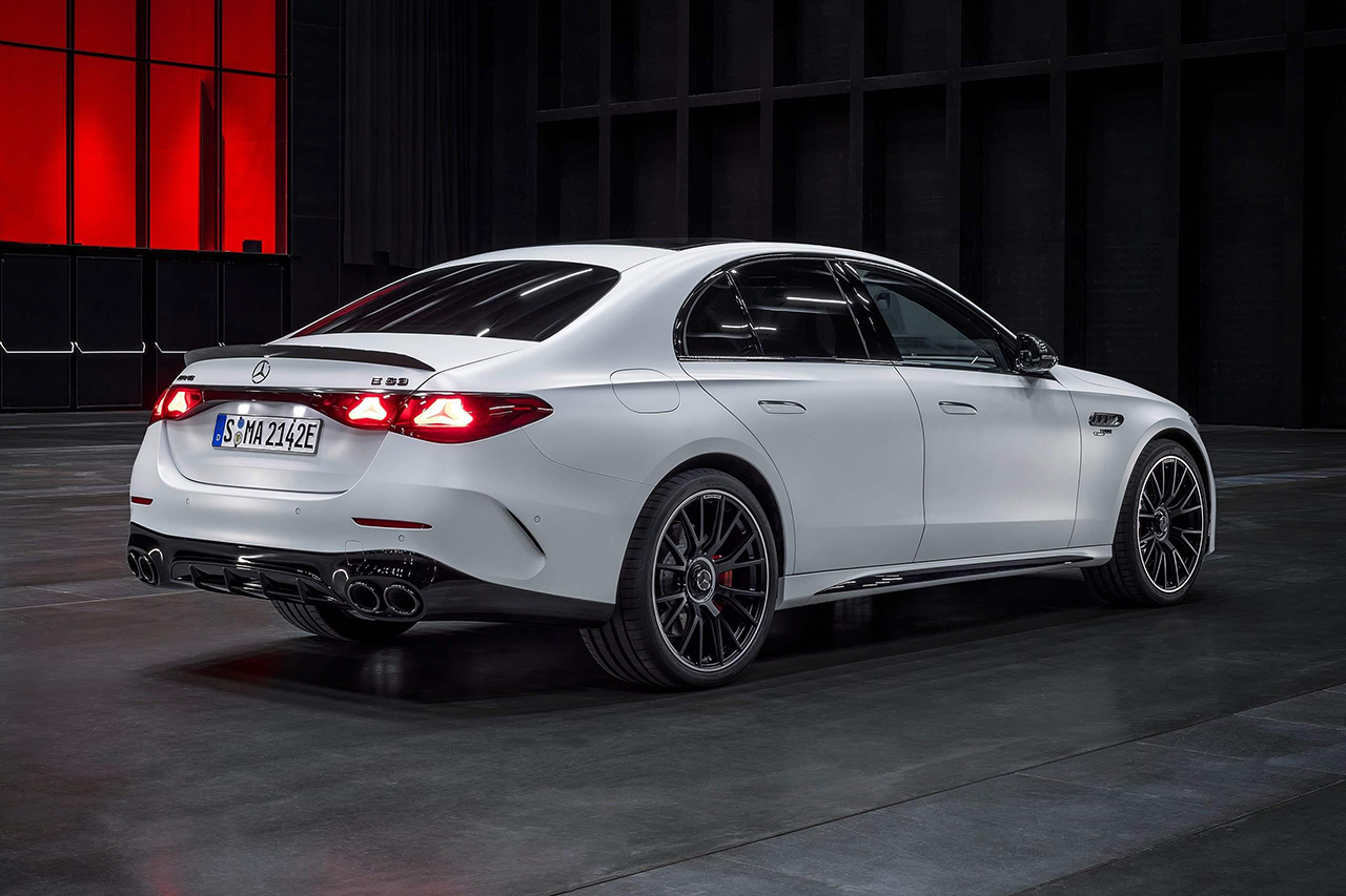 Mercedes-Benz-E53_AMG_Hybrid-2025-Rear_Three-Quarter.55cde04d.jpg