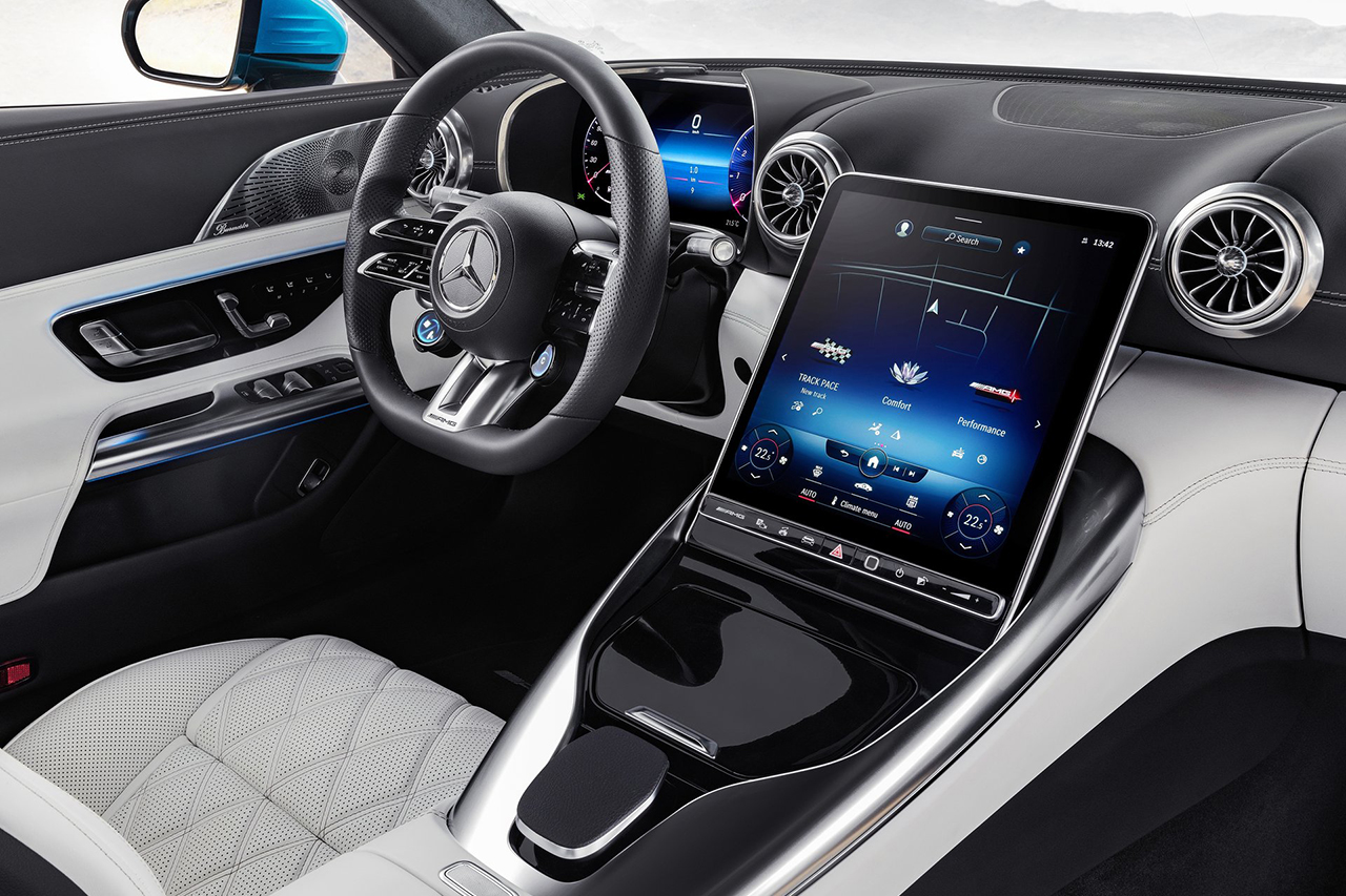 Mercedes-Benz-SL_43_AMG-2023-HD-5b50d8511ba85963687cc2e46a0b733375025c8ac.jpg