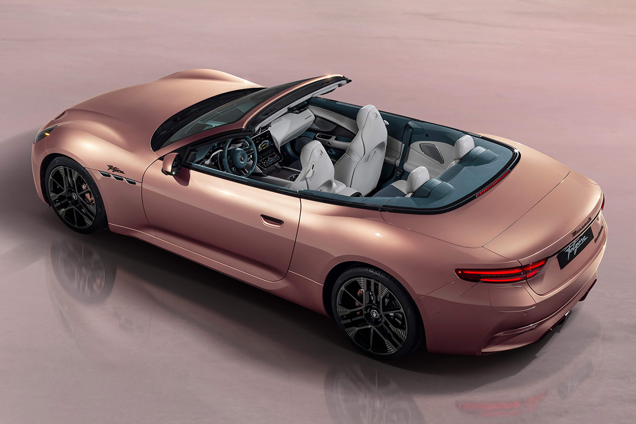 Maserati-GranCabrio_Folgore-2025-Rear_Three-Quarter.3017f6e7.jpg
