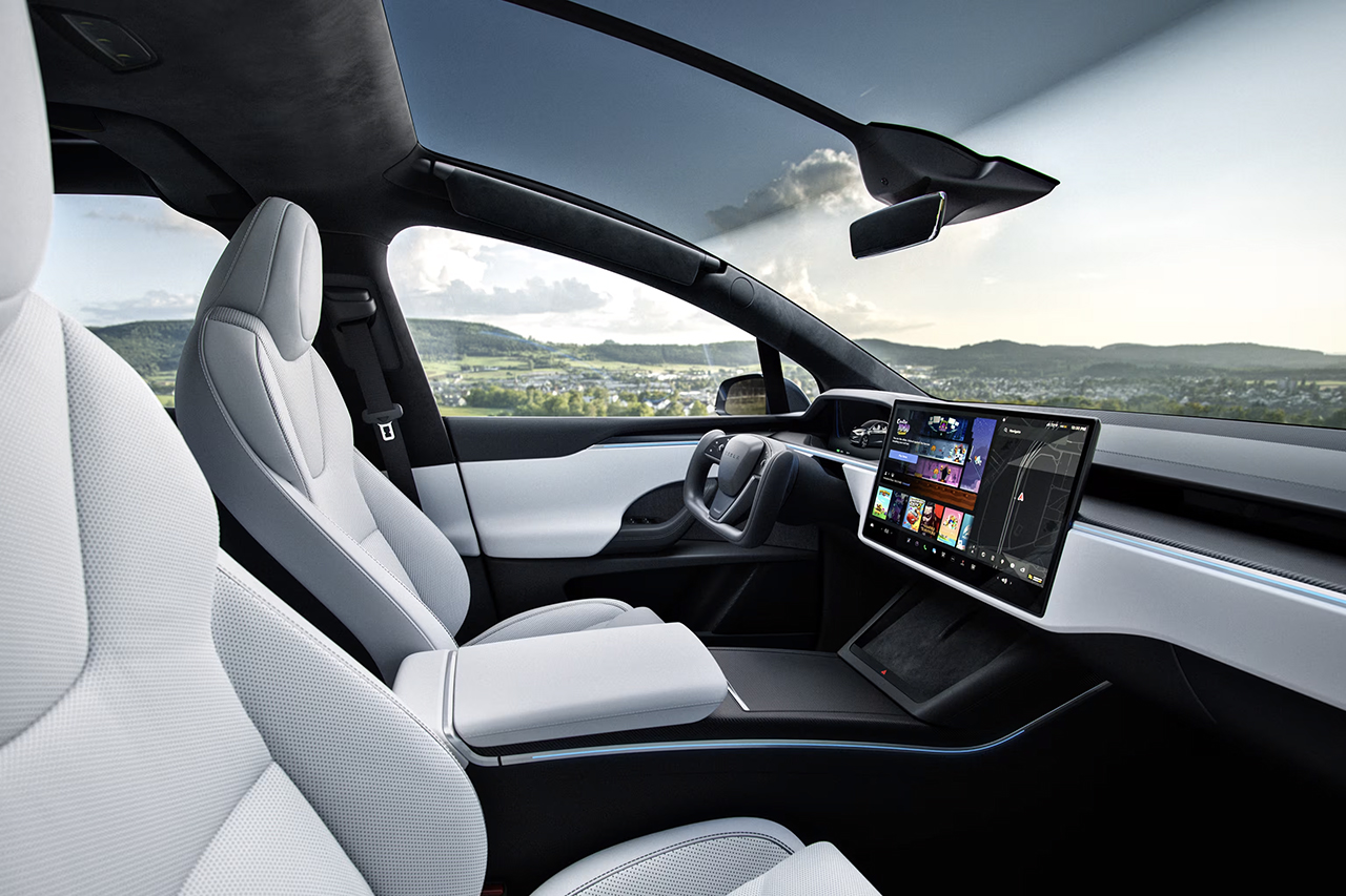 Model-X-New-Interior-Desktop-NA.jpg