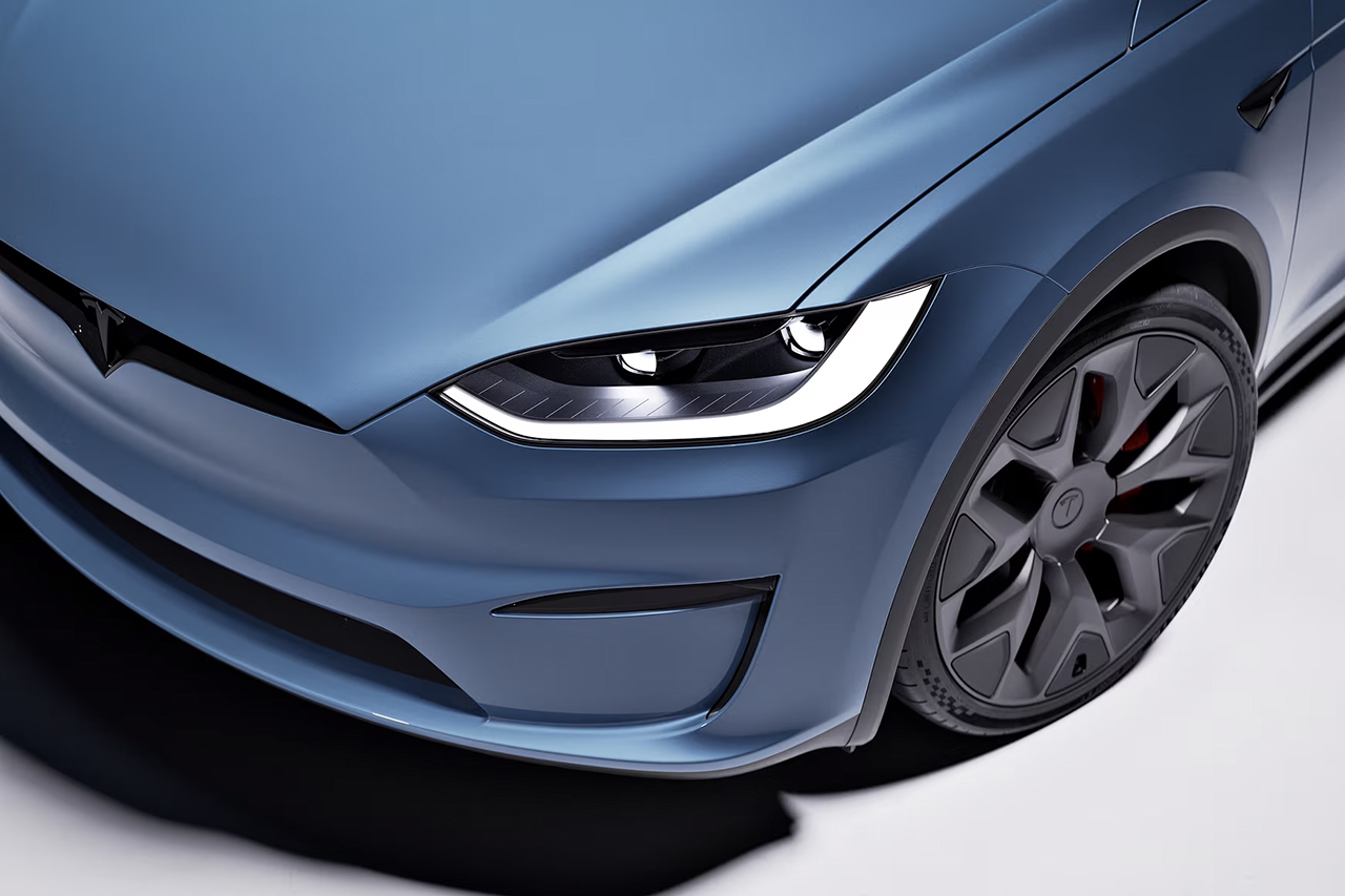 Model-X-New-Exterior-Carousel-Slide-2-Headlights-Desktop.jpg