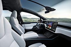 Model-X-New-Interior-Desktop-NA.jpg