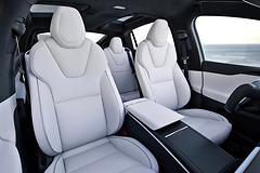 model-x-d-modal-2.0-quiet-cabin-na.jpg