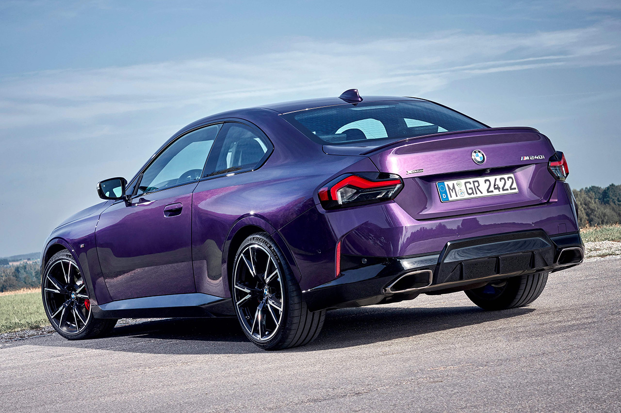 BMW-M240i_xDrive_Coupe-2022-Rear_Three-Quarter.ffce27d4.jpg