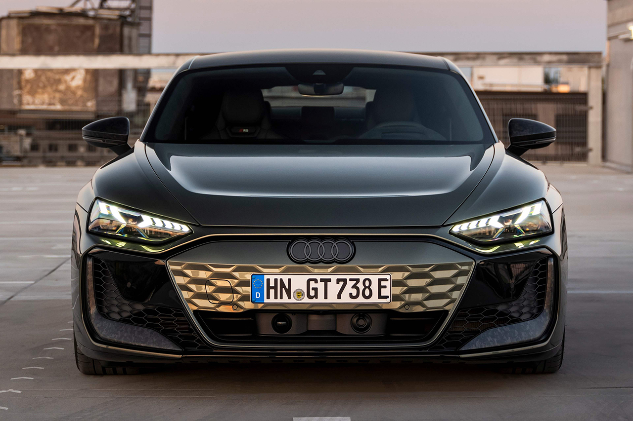 Audi-RS_e-tron_GT_performance-2025-Front.3c8059a4.jpg