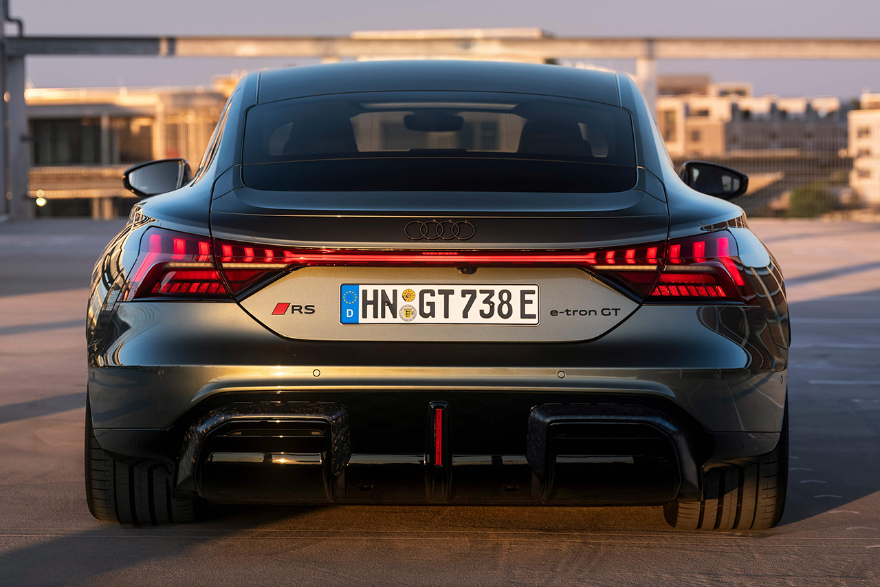Audi-RS_e-tron_GT_performance-2025-Rear.3c8059a4.jpg