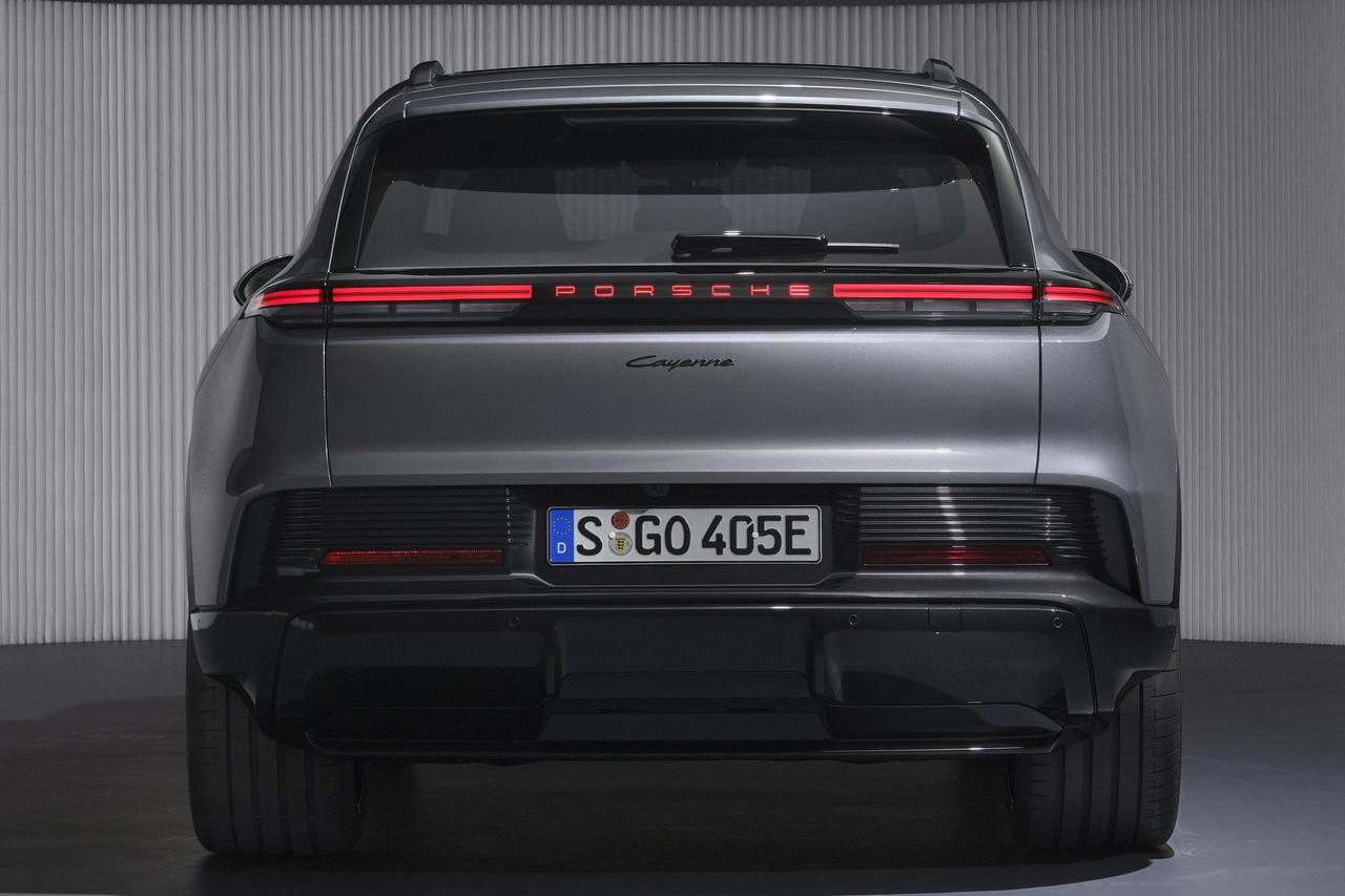 Porsche-Cayenne_Electric-2027-1280-a2231acf4d4674c4296a2f3ae173202016.jpg
