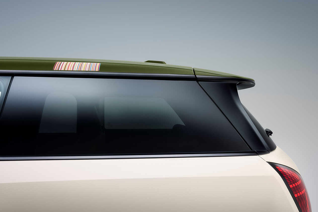 사진3-MINI 코리아 디 올-일렉트릭 MINI 쿠퍼 SE 폴 스미스 에디션 사전 예약 실시.jpg