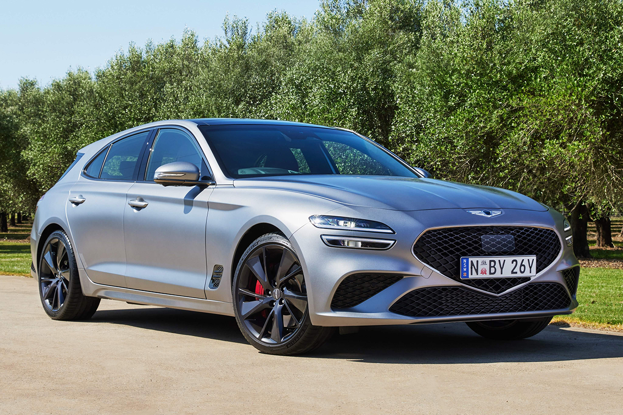 Genesis-G70_Shooting_Brake-2022-Front_Three-Quarter.22276ebd.jpg