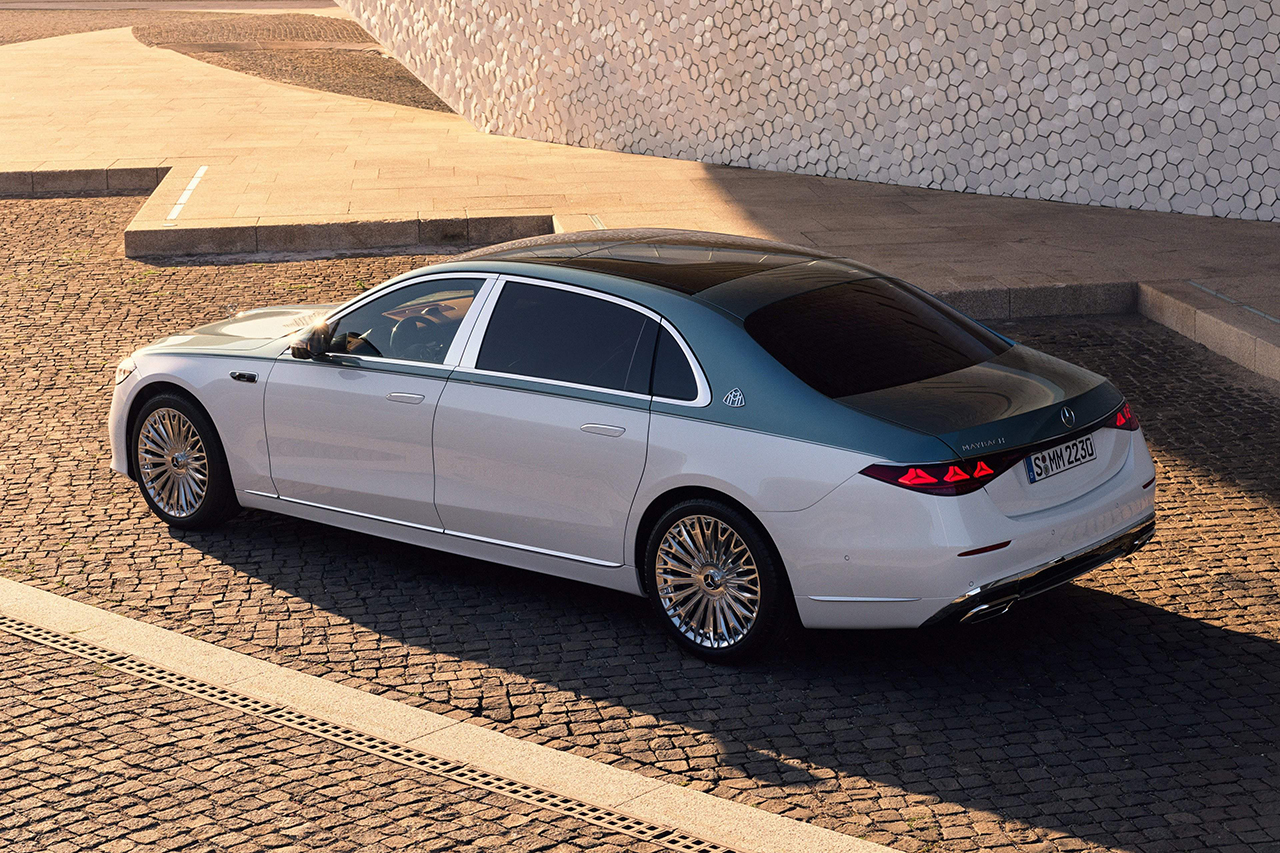 Mercedes-Benz-S-Class_Maybach-2027-Rear_Three-Quarter.2d6a428e.jpg