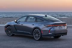Lexus-ES_350h-2026-Rear_Three-Quarter.2b924a95.jpg