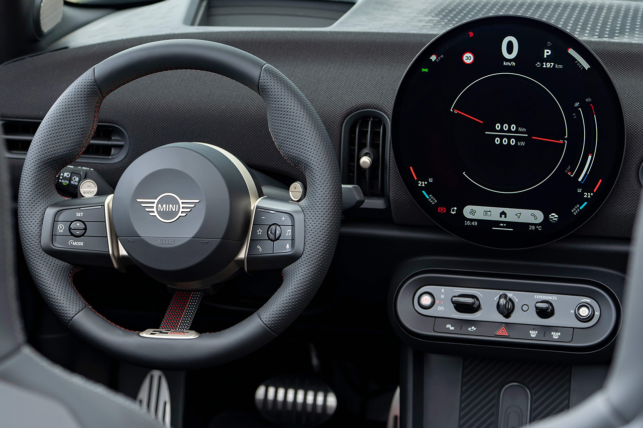 Mini-John_Cooper_Works_Convertible-2025-Interior.1477d6a2.jpg